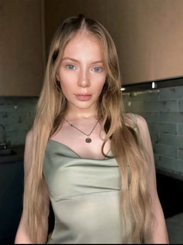 f725f36d-f69c-4c0b-932d-045a57db3a11_0.jpg